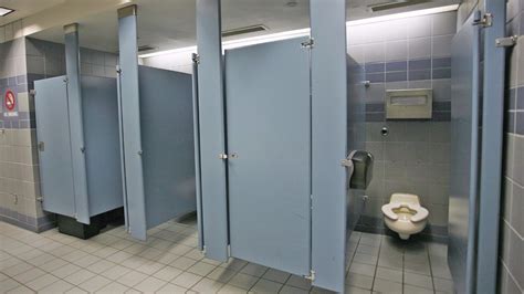 Judge finds bathroom graffiti violated civil rights act, orders teen to write essay